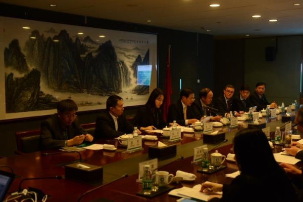 公司召开2015年第三次临时股东会议